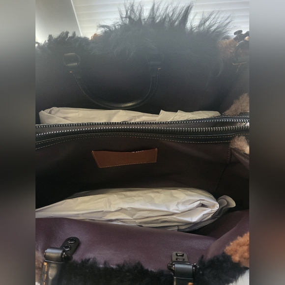 Limited Coach Shearling rogue 39 tote bag - Picture 10 of 15